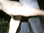 深夜户外偷情口交鸡巴让大哥草了骚逼爆菊花